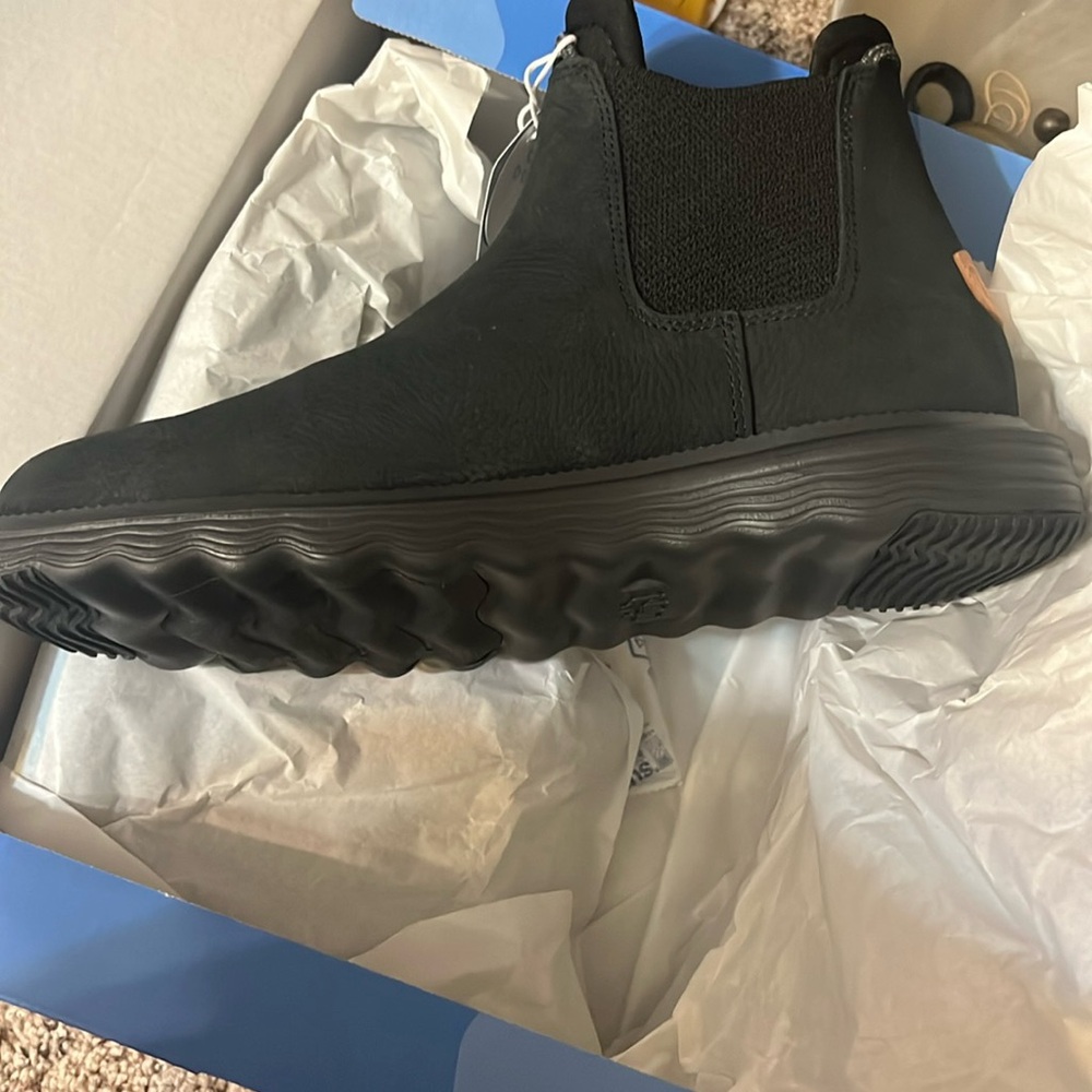 Men’s HEY DUDE black boot